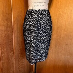 Weston Wear Black and Cream Lace Pencil Skirt Size Medium NWT